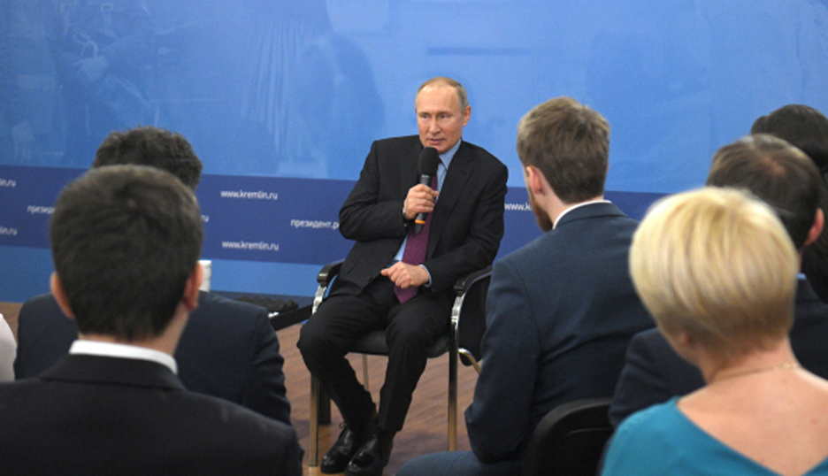 Президент России В. В. Путин поддержал предложения лидеров стартап-студий ФБМФ МФТИ на встрече с представителями общественности