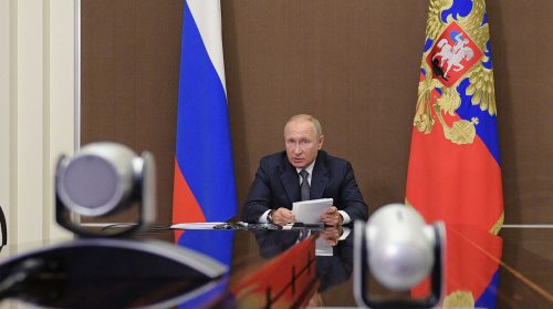 Путин назвал сроки начала массовой вакцинации от COVID-19 в России