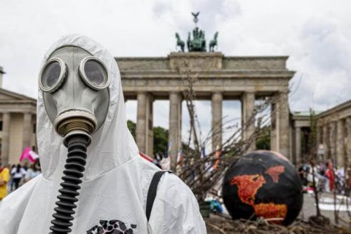 Загрязненный воздух оказался связан почти с 20% смертей от коронавируса в Европе