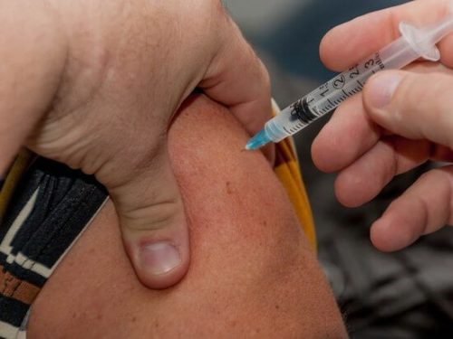 Обнаружено, что вакцина от паротита помогает легче переносить COVID-19