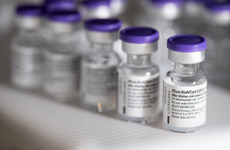 Израиль: эффективность вакцины от Pfizer упала до 64%