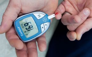 Исследование в Университете Абердина показало, что диабет почти удваивает риск смерти от COVID-19