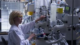 В России создадут научные центры мирового уровня по направлению «химия»