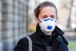 Россия стала производить 8 млн штук защитных масок в сутки
