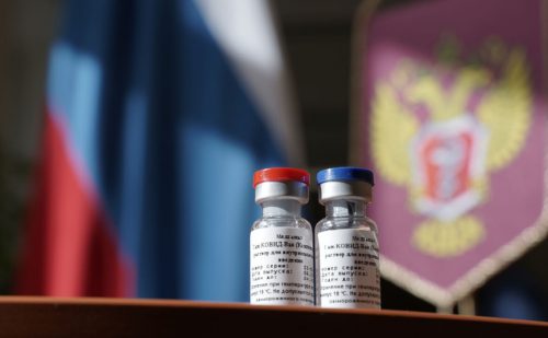 Россия получила запрос на 1 млрд доз вакцины против коронавируса. Страны выстроились в очередь за русской вакциной