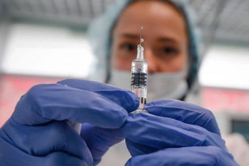 Порядка 30 зарубежных стран проявили интерес к первой российской противоковидной вакцине