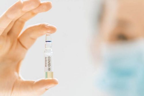 В РФПИ заявили об ошибочности подхода зарубежных разработчиков вакцины против COVID-19