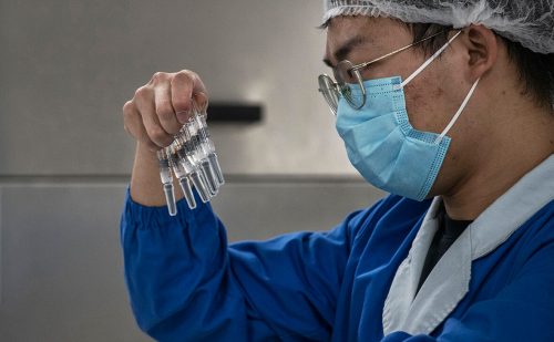 Китай присоединился к механизму распределения вакцин от COVID