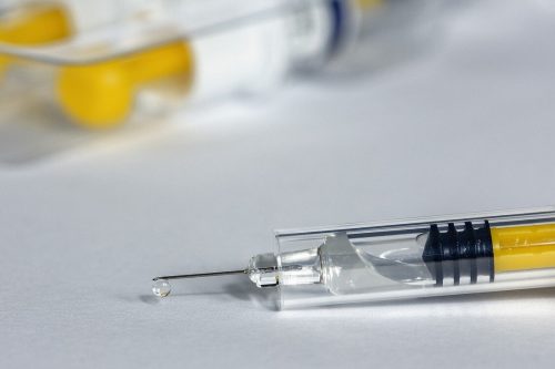 Pfizer, BioNTech и Regeneron обвиняют в нарушении патентов на лекарства от COVID-19