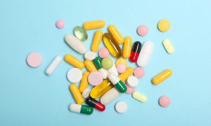 Три фармацевтических объединения США подали в суд на FDA и Минздрав