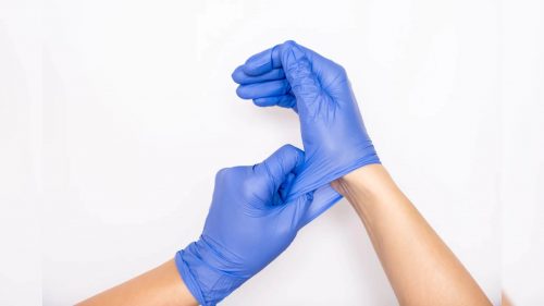 Коронавирус заразил более 1000 сотрудников ведущего мирового производителя хирургических перчаток