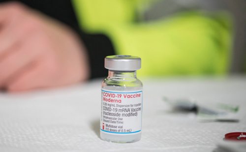 ВОЗ разрешила применение пятой вакцины от COVID-19