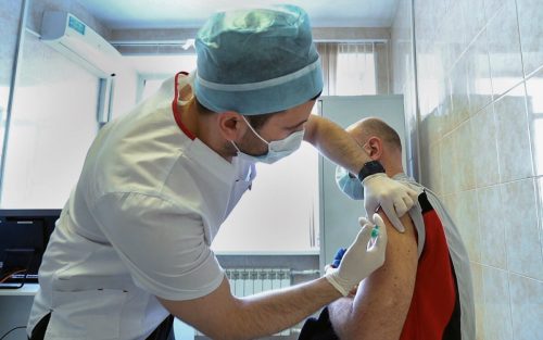 В России зарегистрировали однокомпонентную вакцину «Спутник Лайт», эффективную против всех штаммов коронавируса