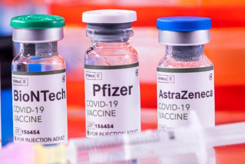 Комбинация вакцин Pfizer и AstraZeneca приводит к большему количеству побочных эффектов