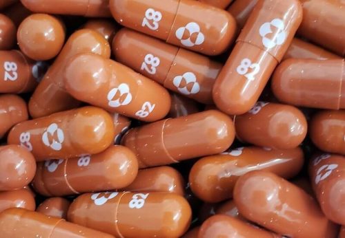 Создатели таблеток от COVID-19 хотят превзойти Merck и Pfizer