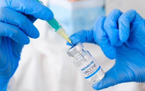 Евросоюз разрешил применение пятой вакцины от коронавируса, американской Nuvaxovid