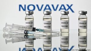 Вакцина Novavax от COVID-19 эффективна на 80% в исследовании фазы III среди подростков