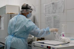 Известный вирусолог назвал причину и сроки шестой волны коронавируса в России
