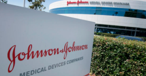 Johnson & Johnson пытается завоевать расположение Трампа новыми инвестиционными планами