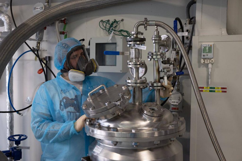 В Химках запустят производство фармацевтических субстанций для импортозамещающих лекарств на земле за 1 рубль